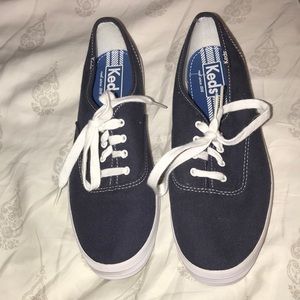 Navy blue Keds!